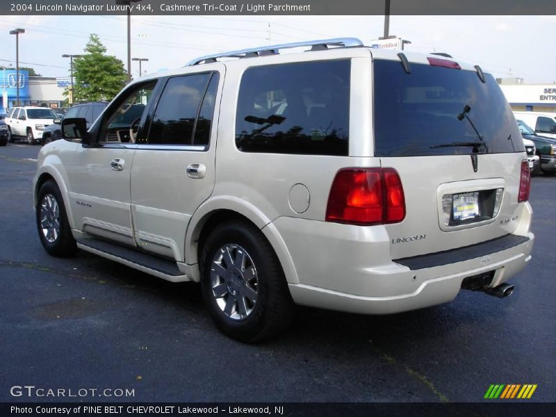 Cashmere Tri-Coat / Light Parchment 2004 Lincoln Navigator Luxury 4x4
