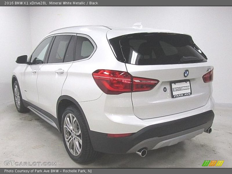 Mineral White Metallic / Black 2016 BMW X1 xDrive28i