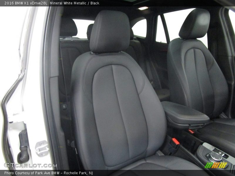Mineral White Metallic / Black 2016 BMW X1 xDrive28i