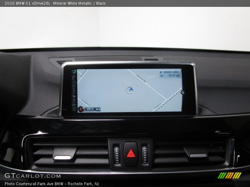 Mineral White Metallic / Black 2016 BMW X1 xDrive28i