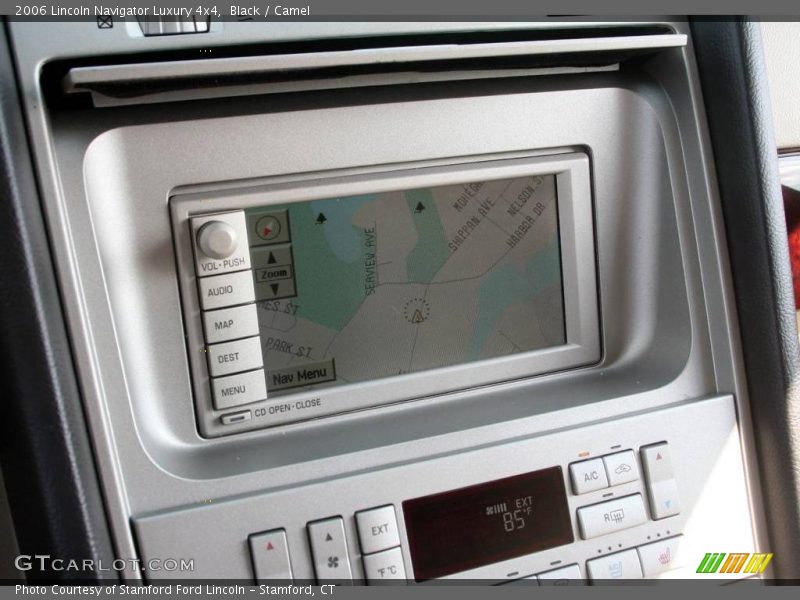 Black / Camel 2006 Lincoln Navigator Luxury 4x4