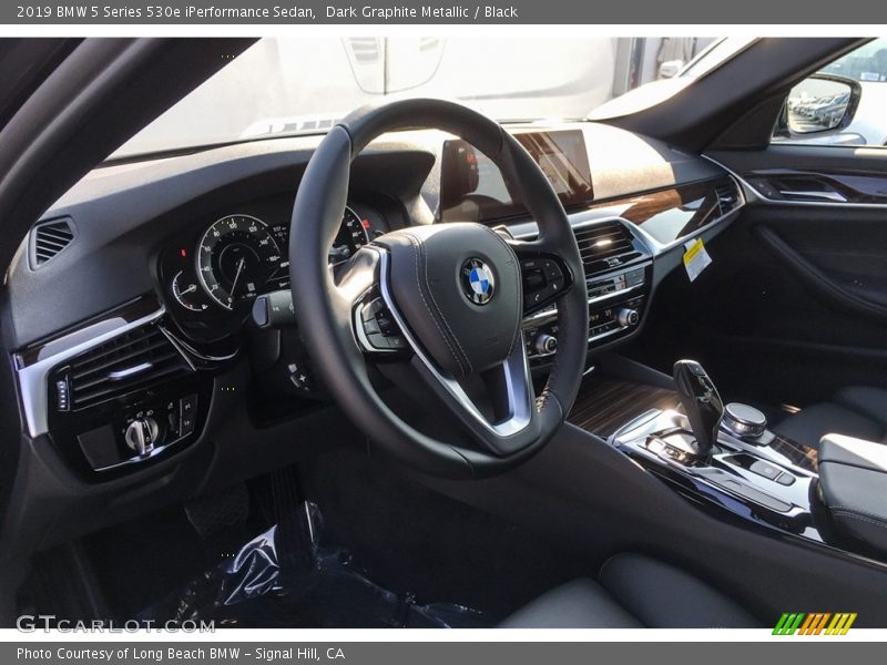 Dark Graphite Metallic / Black 2019 BMW 5 Series 530e iPerformance Sedan