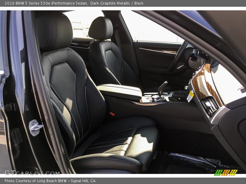 Dark Graphite Metallic / Black 2019 BMW 5 Series 530e iPerformance Sedan