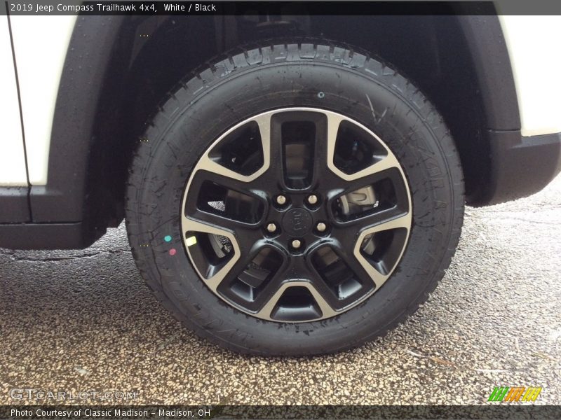  2019 Compass Trailhawk 4x4 Wheel