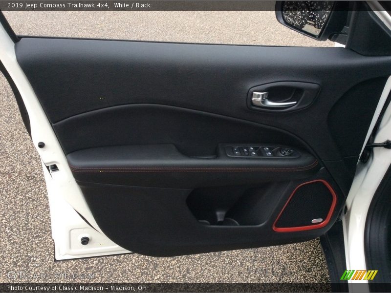 White / Black 2019 Jeep Compass Trailhawk 4x4