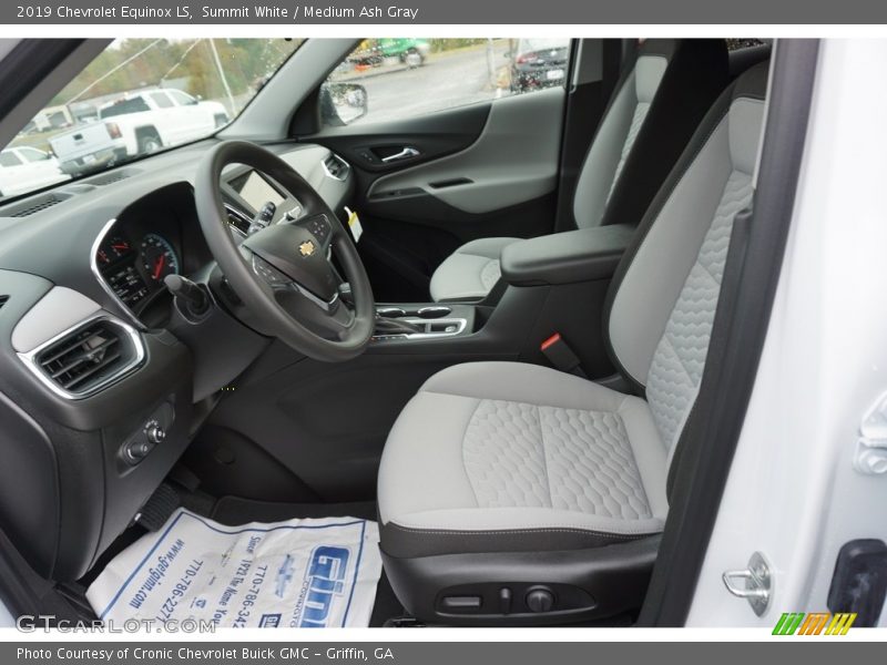 Summit White / Medium Ash Gray 2019 Chevrolet Equinox LS