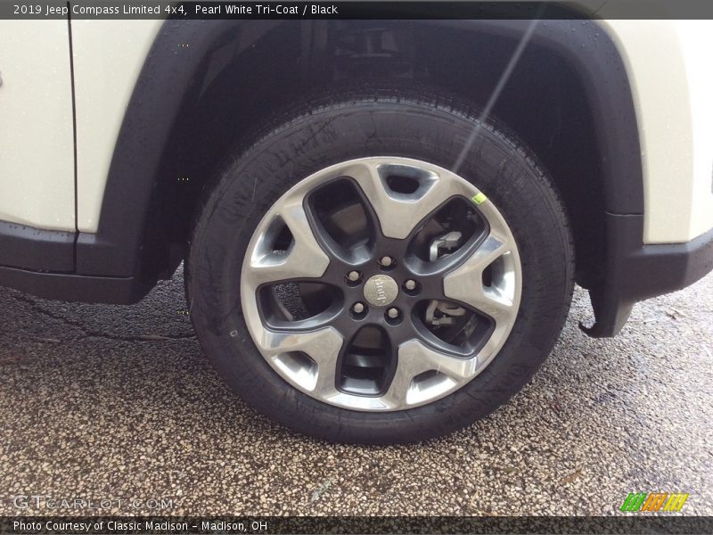 Pearl White Tri–Coat / Black 2019 Jeep Compass Limited 4x4