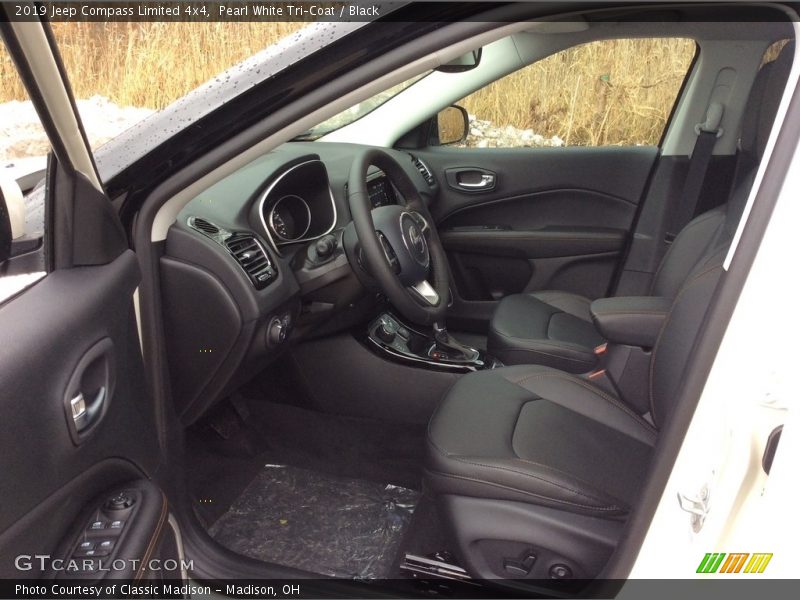 Pearl White Tri–Coat / Black 2019 Jeep Compass Limited 4x4