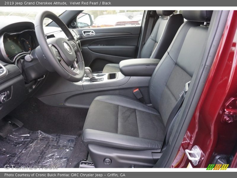  2019 Grand Cherokee Altitude Black Interior