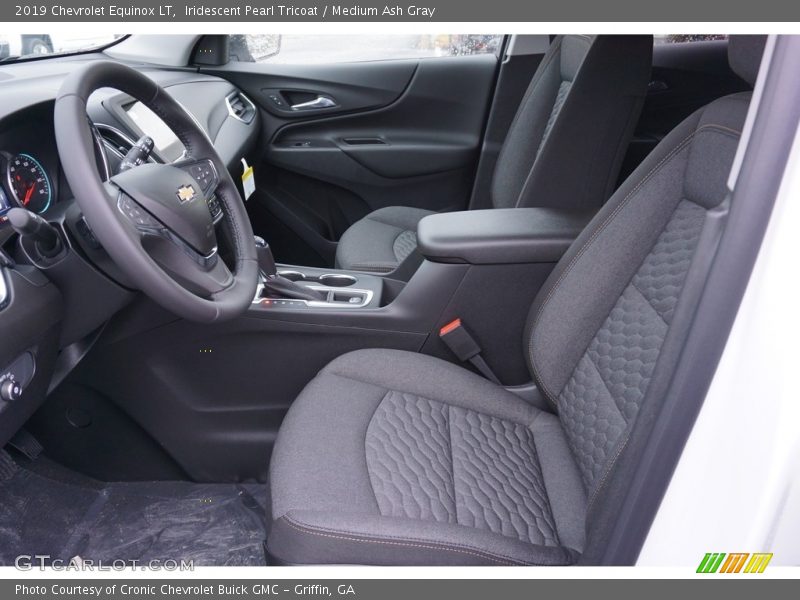 Iridescent Pearl Tricoat / Medium Ash Gray 2019 Chevrolet Equinox LT
