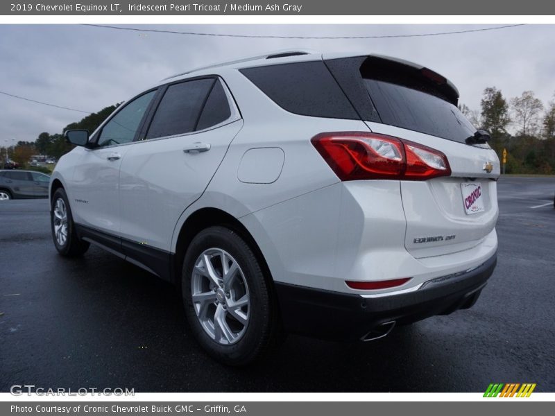 Iridescent Pearl Tricoat / Medium Ash Gray 2019 Chevrolet Equinox LT