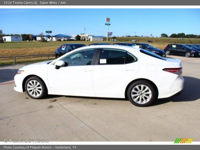 Super White / Ash 2019 Toyota Camry LE