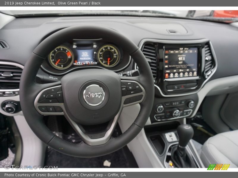 Dashboard of 2019 Cherokee Limited