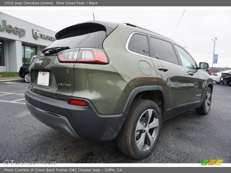 Olive Green Pearl / Black 2019 Jeep Cherokee Limited