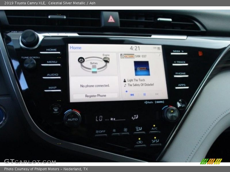 Controls of 2019 Camry XLE