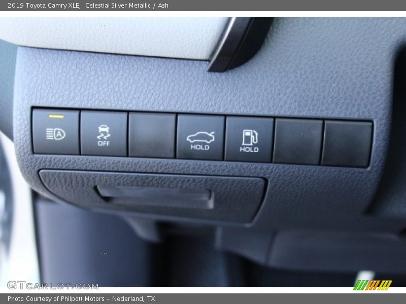 Controls of 2019 Camry XLE