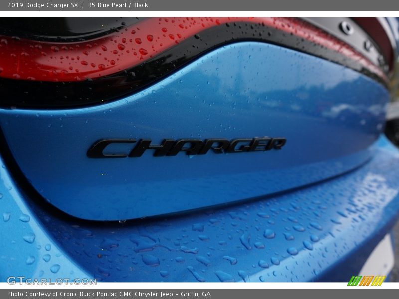  2019 Charger SXT Logo