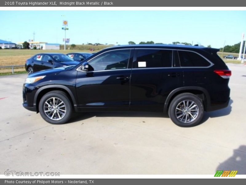 Midnight Black Metallic / Black 2018 Toyota Highlander XLE