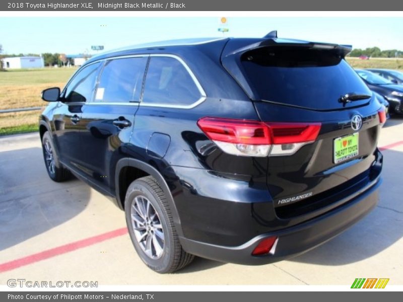 Midnight Black Metallic / Black 2018 Toyota Highlander XLE