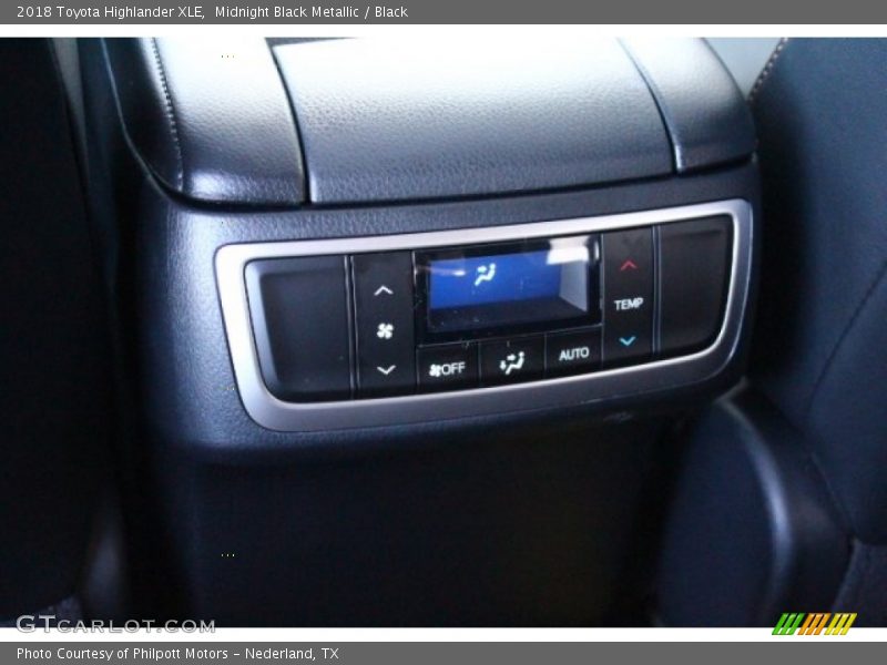 Midnight Black Metallic / Black 2018 Toyota Highlander XLE