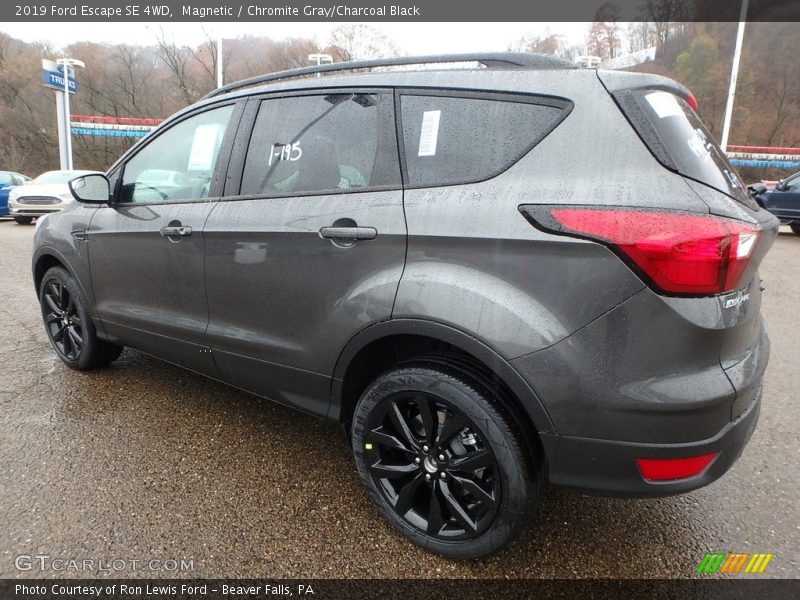 Magnetic / Chromite Gray/Charcoal Black 2019 Ford Escape SE 4WD
