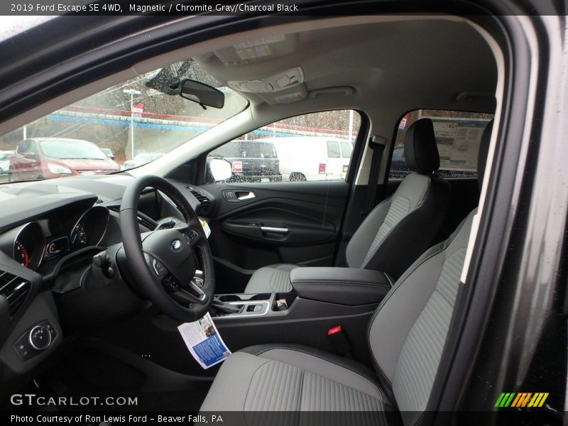 Magnetic / Chromite Gray/Charcoal Black 2019 Ford Escape SE 4WD