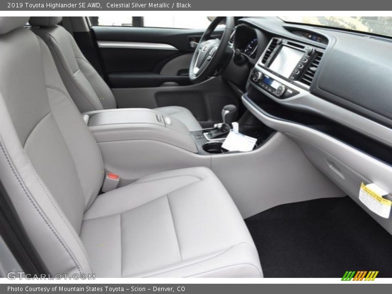 Celestial Silver Metallic / Black 2019 Toyota Highlander SE AWD