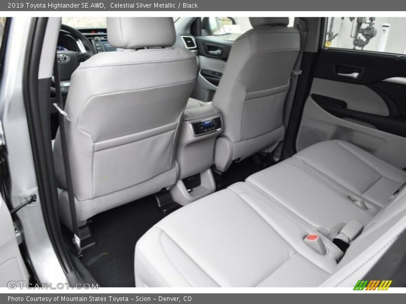 Celestial Silver Metallic / Black 2019 Toyota Highlander SE AWD