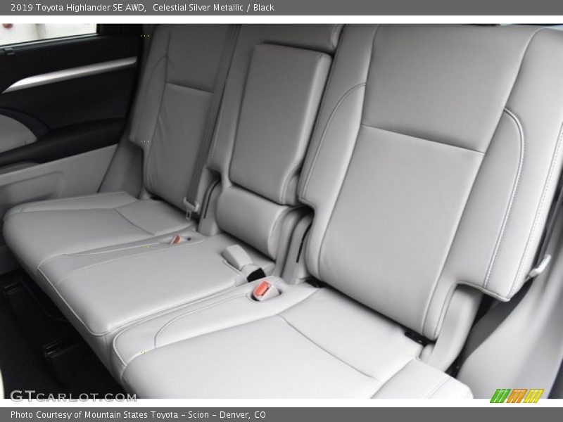 Celestial Silver Metallic / Black 2019 Toyota Highlander SE AWD