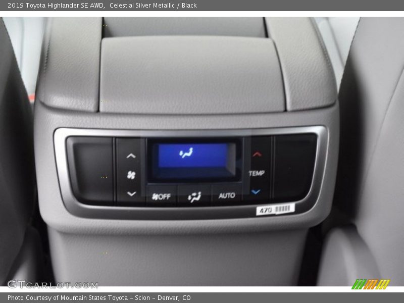 Celestial Silver Metallic / Black 2019 Toyota Highlander SE AWD