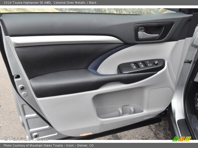 Celestial Silver Metallic / Black 2019 Toyota Highlander SE AWD