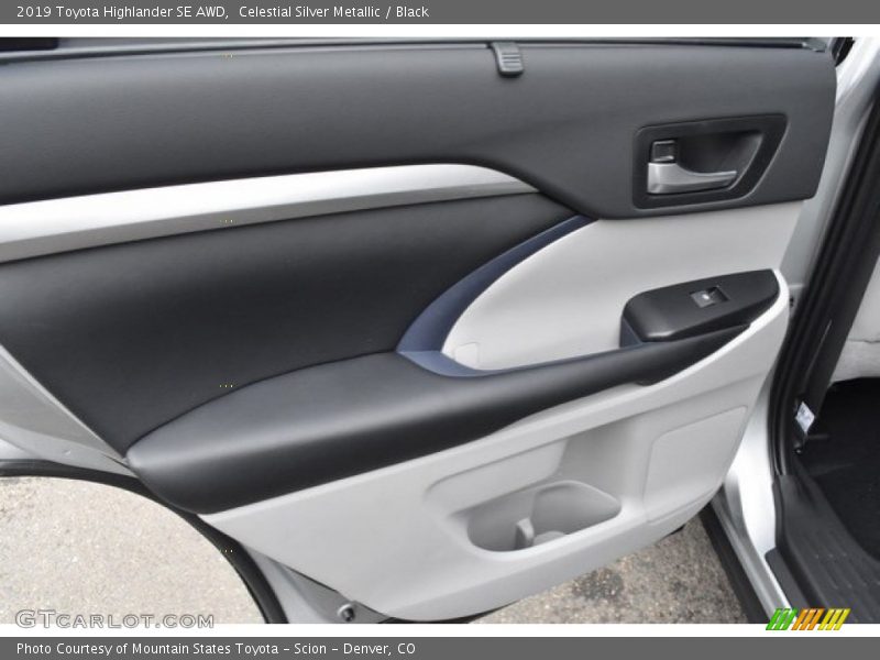Celestial Silver Metallic / Black 2019 Toyota Highlander SE AWD
