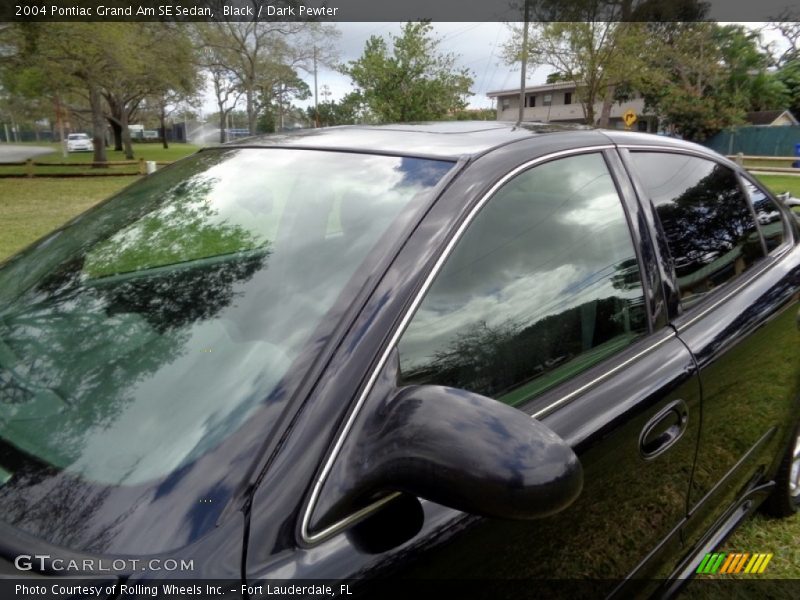 Black / Dark Pewter 2004 Pontiac Grand Am SE Sedan