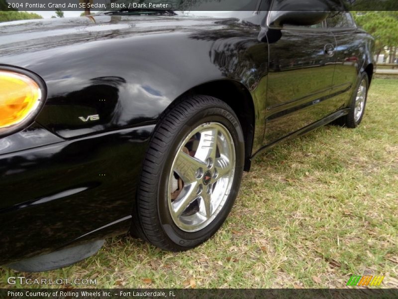 Black / Dark Pewter 2004 Pontiac Grand Am SE Sedan