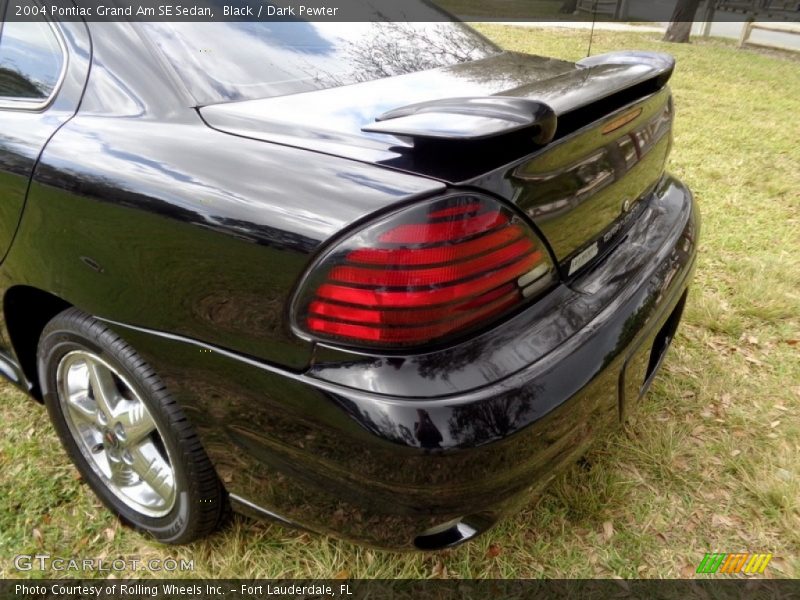 Black / Dark Pewter 2004 Pontiac Grand Am SE Sedan