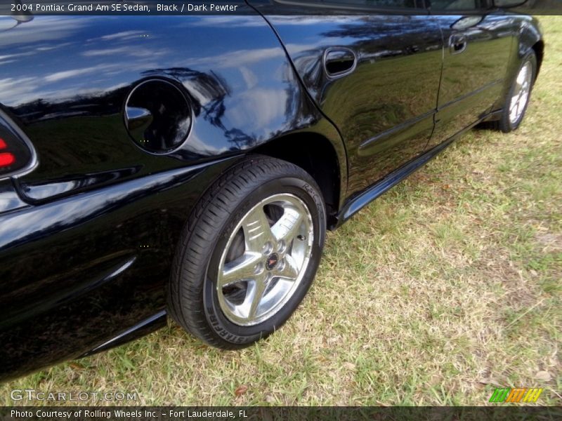 Black / Dark Pewter 2004 Pontiac Grand Am SE Sedan