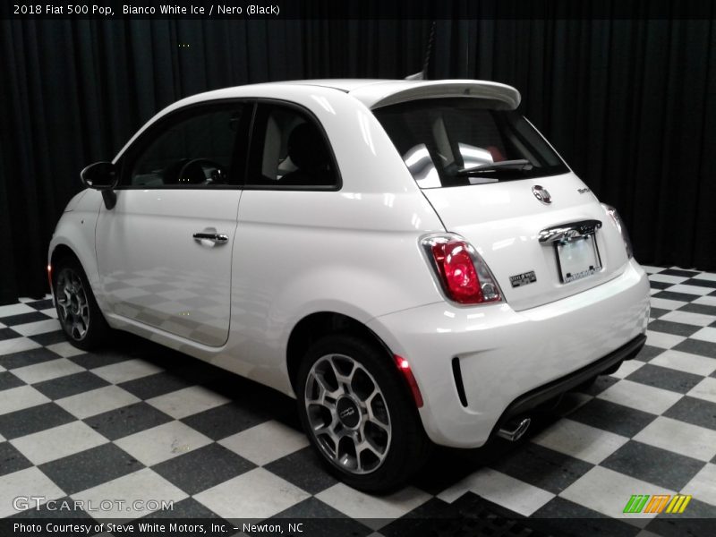 Bianco White Ice / Nero (Black) 2018 Fiat 500 Pop