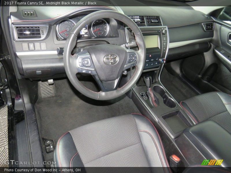 Midnight Black Metallic / Black 2017 Toyota Camry SE