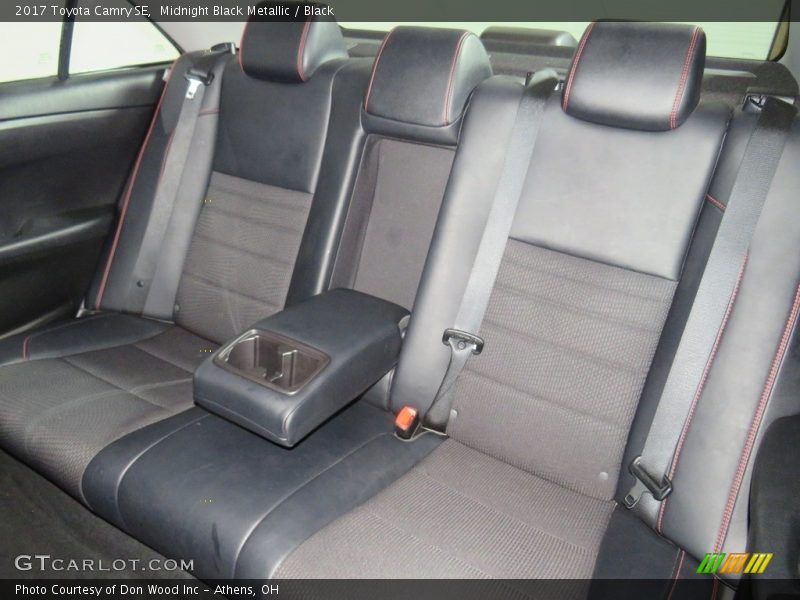 Midnight Black Metallic / Black 2017 Toyota Camry SE
