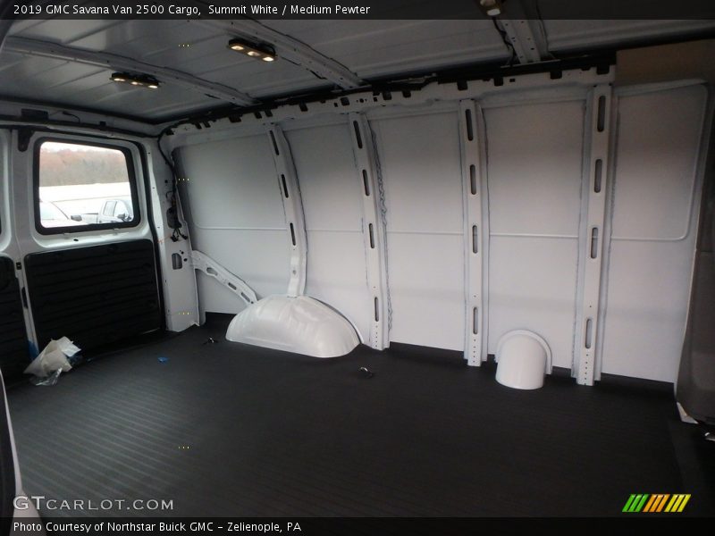 Summit White / Medium Pewter 2019 GMC Savana Van 2500 Cargo