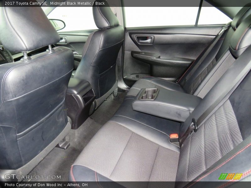 Midnight Black Metallic / Black 2017 Toyota Camry SE