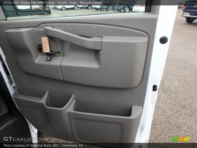 Summit White / Medium Pewter 2019 GMC Savana Van 2500 Cargo
