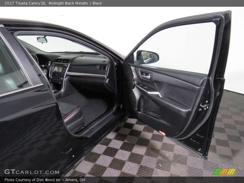 Midnight Black Metallic / Black 2017 Toyota Camry SE
