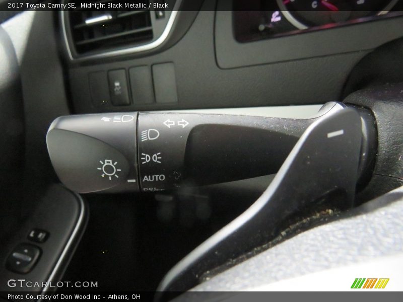 Midnight Black Metallic / Black 2017 Toyota Camry SE