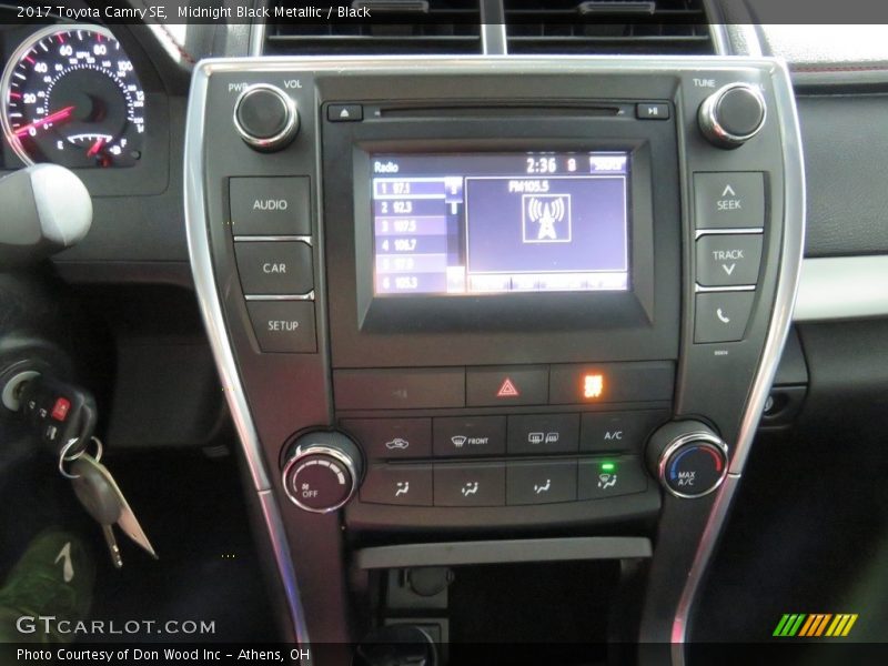 Midnight Black Metallic / Black 2017 Toyota Camry SE