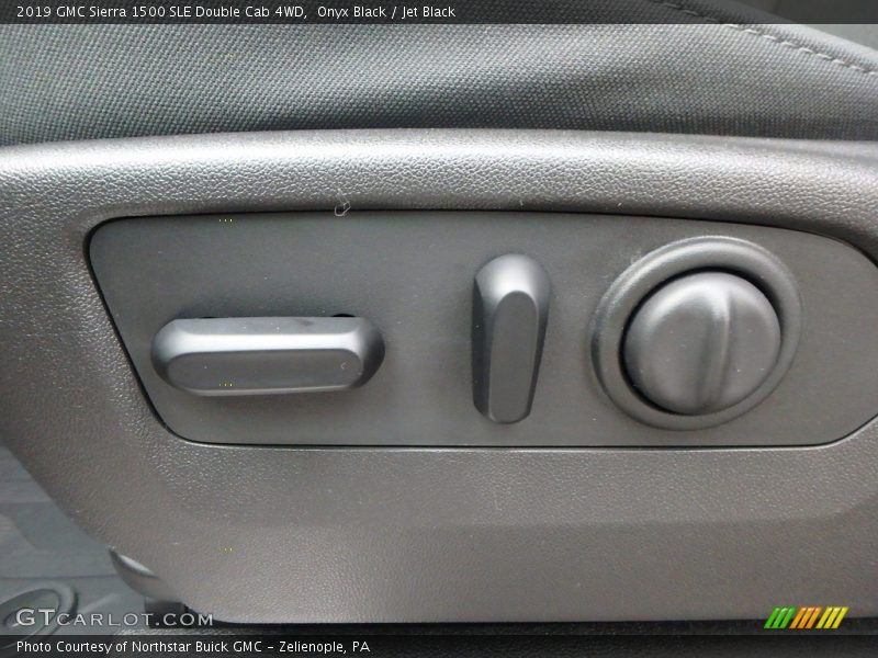 Front Seat of 2019 Sierra 1500 SLE Double Cab 4WD