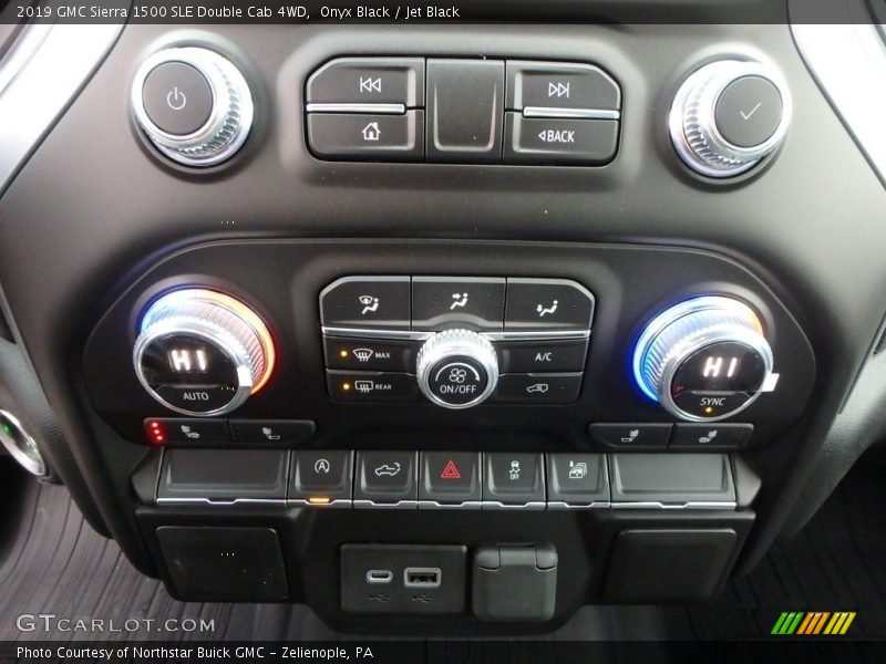 Controls of 2019 Sierra 1500 SLE Double Cab 4WD