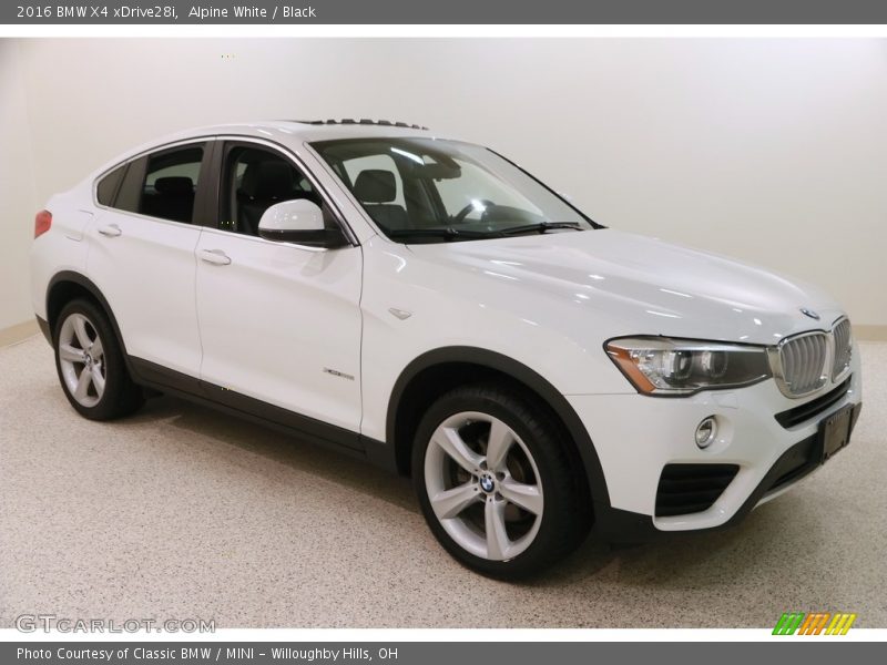 Alpine White / Black 2016 BMW X4 xDrive28i