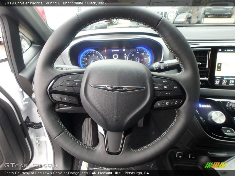Bright White / Black/Black 2019 Chrysler Pacifica Touring L