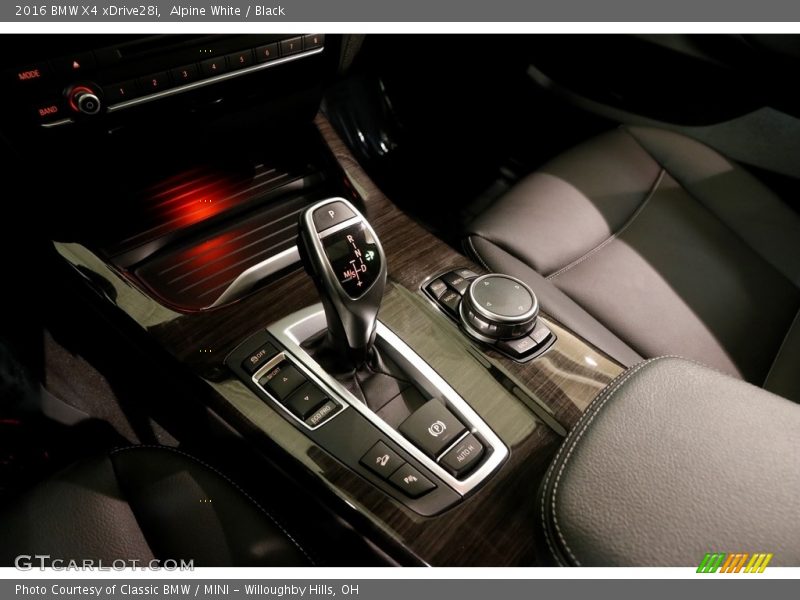 Alpine White / Black 2016 BMW X4 xDrive28i